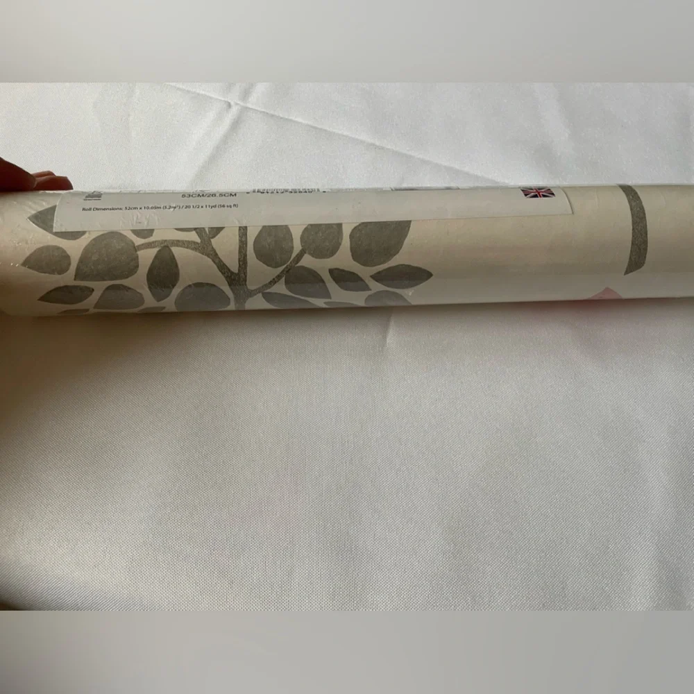 Exclusive Wallcoverings Made in England Pink & Gray Leaf Pattern FD24968